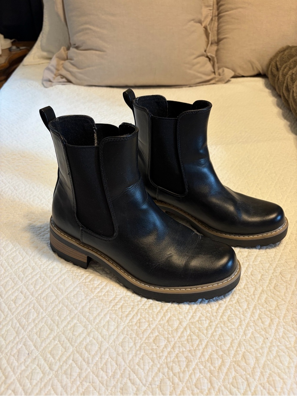 Universal Thread Black Chelsea Ankle Boots with Tan Trim